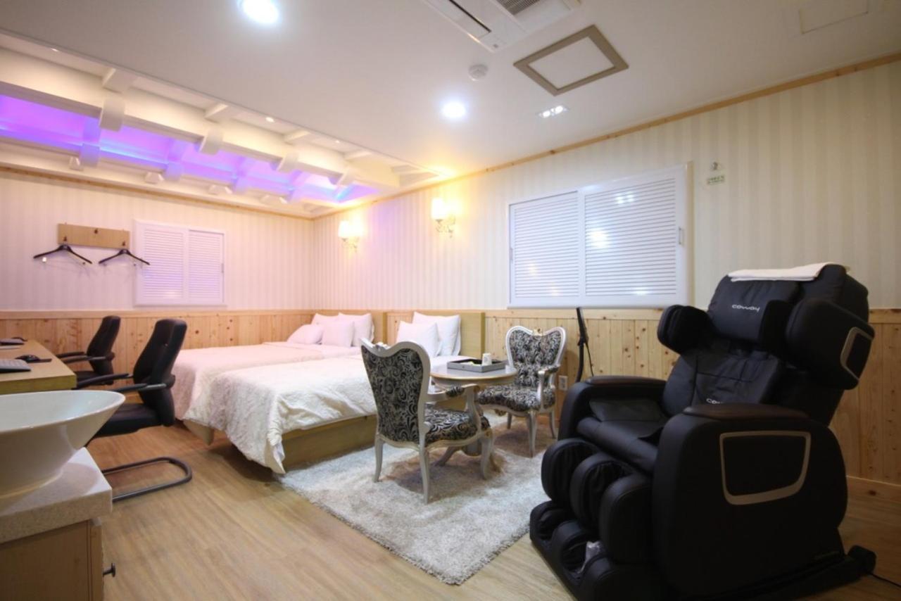 Yeosu Mj Motel Buitenkant foto