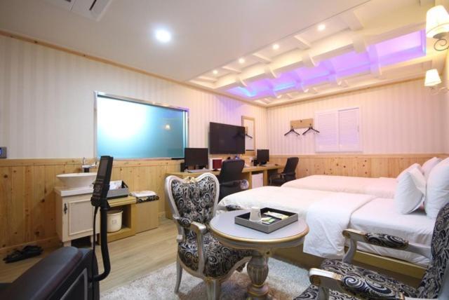 Yeosu Mj Motel Buitenkant foto
