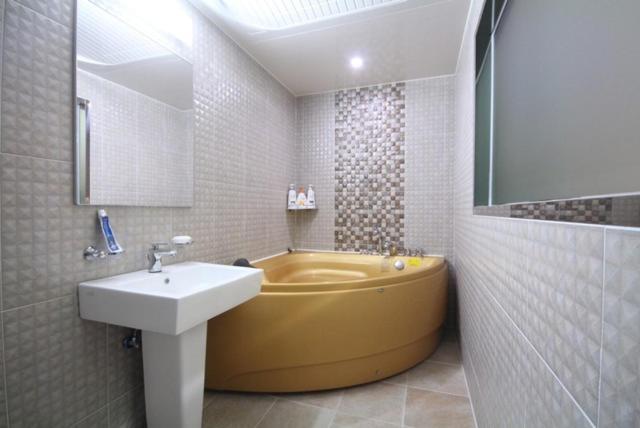 Yeosu Mj Motel Buitenkant foto