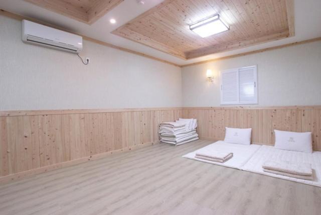 Yeosu Mj Motel Buitenkant foto