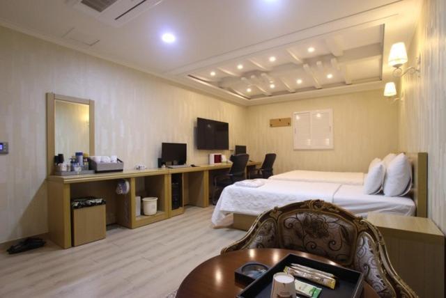 Yeosu Mj Motel Buitenkant foto